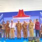 KHIDMAT: Bupati Pamekasan KH. Kholilurrahman didampingi Wabup H. Sukriyanto beserta Kepala Disdikbud Pamekasan Moh. Alwi dan sejumlah kepala OPD saat kegiatan Pameran Museum Temporer. (LAILIYATUN NURIYAH / KLIKMADURA)