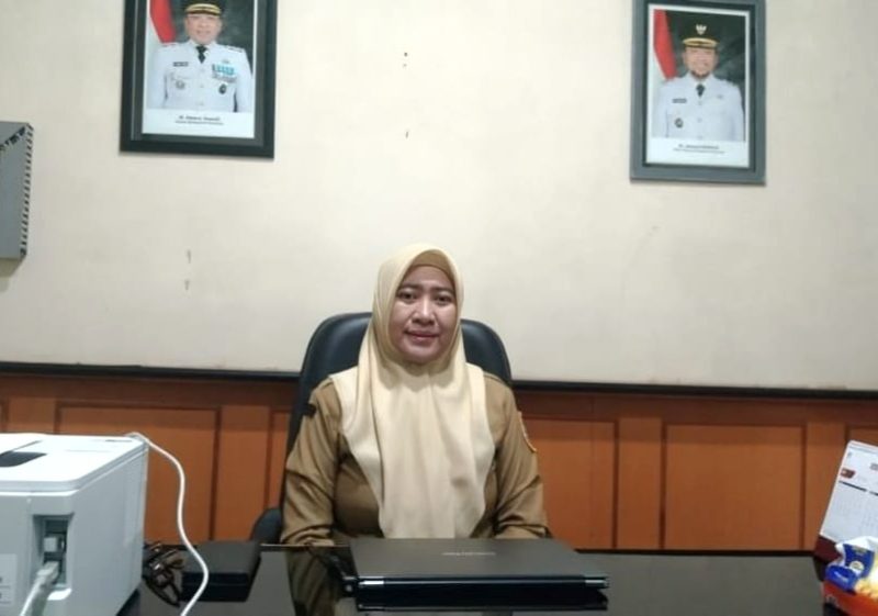 Plt Kepala Bidang Perekonomian, Sekretariat Daerah (Setda) Sampang, Kustantinah. (IBNU ANSORI / KLIKMADURA)
