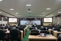 Suasana rapat paripurna tentang Raperda RPJMD 2025-2029. (MOH. IQBALUL KHAVEI MZ / KLIKMADURA)