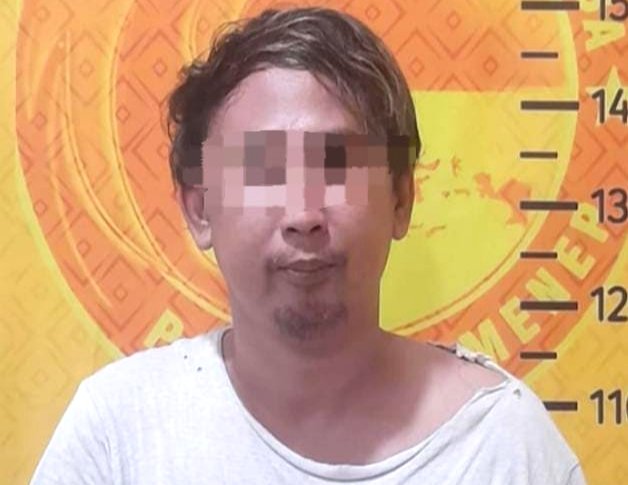 S (35), warga Kabupaten Sampang yang dibekuk Polres Sumenep lantaran kedapatan bawa narkoba jenis sabu. (POLRES SUMENEP FOR KLIKMADURA)