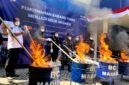 Suasana pemusnahan rokok ilegal di Kantor Bea Cukai Madura. (MOH. IQBALUL KHAVEI MZ / KLIKMADURA)
