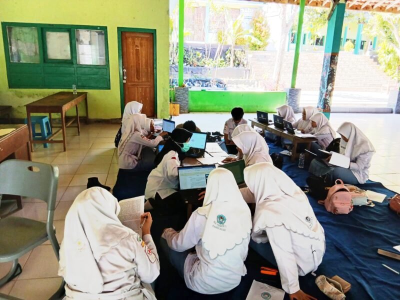 SEMANGAT: Suasana kegiatan pembelajaran di MAN 2 Pamekasan. (CHANDRA UNTUK KLIK MADURA).