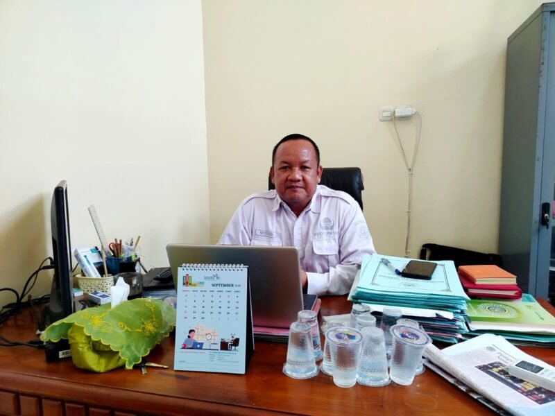 Kepala Diskop UKM dan Naker Pamekasan, Muttaqin. (LAILIYATUN NURIYAH / KLIKMADURA)