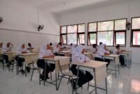 Siswi Sekolah Rakyat Madrasah Pintar (SRMP) 29 Pamekasan saat mengikuti kegiatan pembelajaran. (DOK. KLIKMADURA)