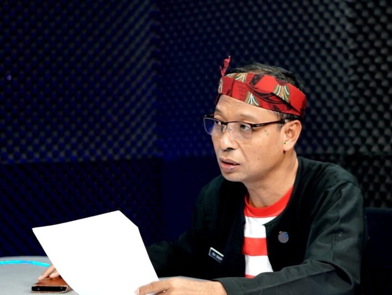 Kepala Dinas Kesehatan (Dinkes) Pamekasan dr. Saifudin saat podcast di Studio Catatan Pena, Klik Madura.