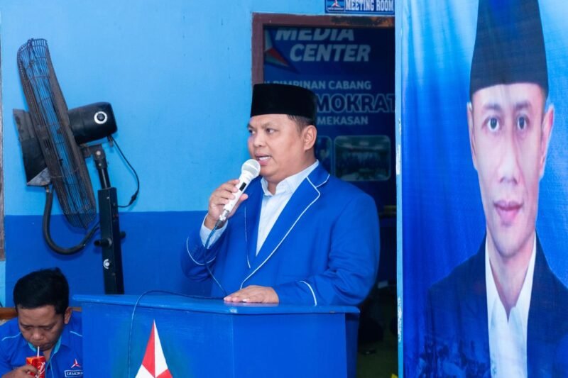 Ketua DPC Partai Demokrat Pamekasan, Ismail,. SHI,. M.IP saat perayaan HUT-24 Partai Demokrat.