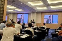 Yusriadi saat menjadi pembicara di salah satu seminar nasional. (DOK. KLIKMADURA)