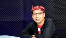 Kepala Dinkes Pamekasan, dr. Saifudin saat podcast di Studio Catatan Pena, Klik Madura.