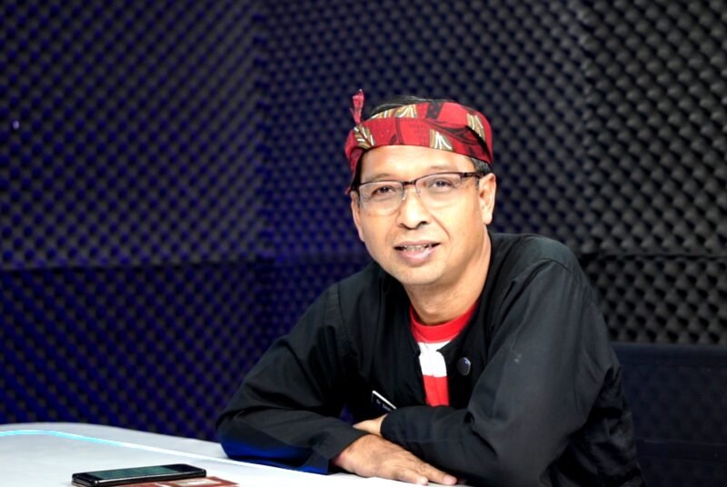 Kepala Dinkes Pamekasan, dr. Saifudin saat podcast di Studio Catatan Pena, Klik Madura.