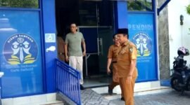 Wakil Bupati (Wabup) Sampang, H. Ahmad Mahfudz berkunjung ke Kantor Disdik Sampang. (DOK. KLIKMADURA)