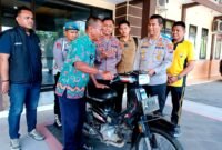 Kapolres Sampang AKBP Hartono didampingi jajaran PJU motor yang viral dicuri maling beberapa waktu lalu. (IBNU ANSORI / KLIKMADURA)