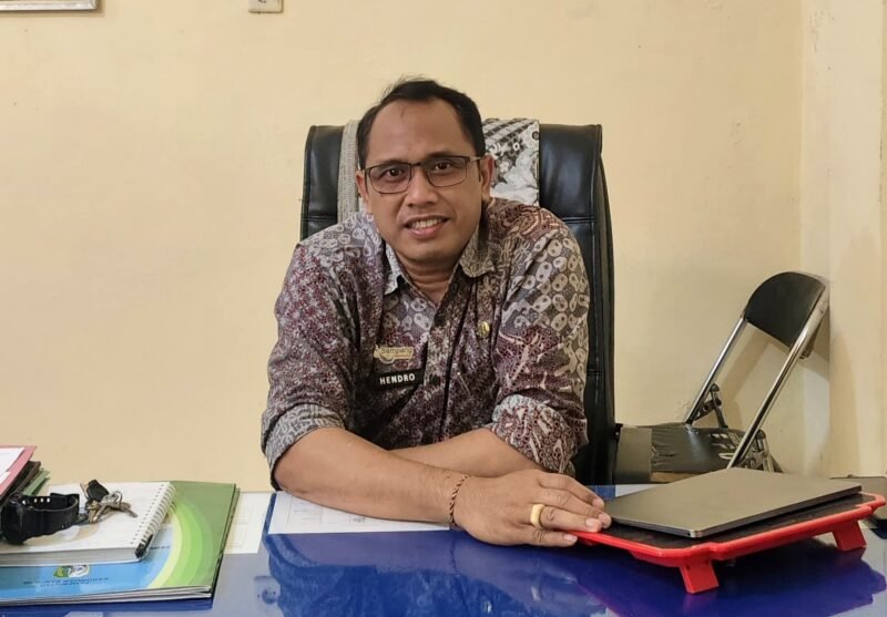 Kabid Informasi dan Pembinaan Aparatur BKPSDM Sampang, Hendro Sugiarto. (DOK. KLIKMADURA)