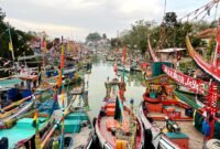Ratusan perahu nelayan sandar di kawasan Pantai Utara Madura. (DOK. KLIKMADURA)