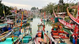 Ratusan perahu nelayan sandar di kawasan Pantai Utara Madura. (DOK. KLIKMADURA)
