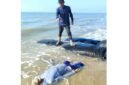 Jenazah lansia saat ditemukan di Pantai The Legend, Desa Padelegan, Kecamatan Pademawu, Pamekasan. (ISTIMEWA)