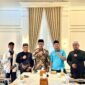 Pengurus DPD Partai Gelora Pamekasan saat silaturrahim dengan Bupati Dr. KH. Kholilurrahman beberapa waktu lalu. (DOK. KLIKMADURA)