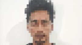 Tersangka pemerkosaan berinisial W (37), warga Desa Parenduan, Kecamatan Pragaan, Kabupaten Sumenep saat berada di Mapolres Pamekasan. (POLRES PAMEKASAN FOR KLIKMADURA)