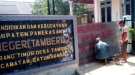 Kondisi SDN Tamberu 2 saat disegel oleh Rasyidi yang mengaku sebagai ahli waris tanah yang ditempati sekolah tersebut. (DOK. KLIKMADURA)