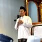 Bupati Pamekasan Dr. KH. Kholilurrahman saat berdialog dengan jamaah shalat Jumat di salah satu masjid beberapa waktu lalu. (DOK. KLIKMADURA)