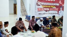 Sejumlah masyarakat Desa Rek-Kerek menggelar syukuran atas  launching Koperasi Desa Merah Putih beberapa waktu lalu. (DOK. KLIKMADURA)