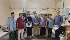 Kabid Perindustrian Disperindag Pamekasan Khairul Komar usai penyaluran registrasi mesin pelinting rokok (DISPERINDAG FOR KLIK MADURA)