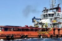 Penampakan kapal yang diduga milik PT. KEI diusir oleh Aliansi Nelayan Kangean. (ISTIMEWA)