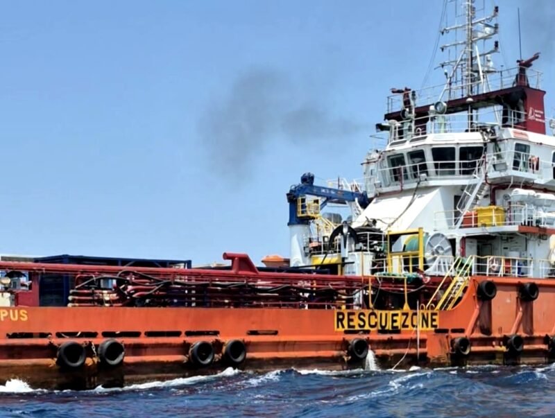 Penampakan kapal yang diduga milik PT. KEI diusir oleh Aliansi Nelayan Kangean. (ISTIMEWA)