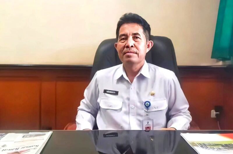 Plt. Kepala Dinas Pemberdayaan Masyarakat dan Desa (DPMD) Sampang, Sudarmanto. (MUKSIN IKSAN / KLIKMADURA)