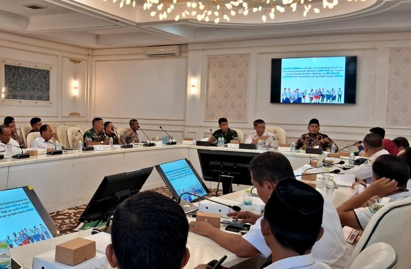 Suasana rapat koordinasi Satgas MBG dengan 30 Kepala SPPG. (LAILIYATUN NURIYAH / KLIKMADURA)