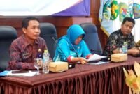 Kepala Bakorwil Pamekasan, Sufi Agustini didampingi Sekretaris Muhyi dalam sebuah kegiatan. (SUMBER FOTO: IG @bakorwilpamekasan)