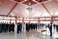 Bupati Sampang H. Slamet Junaidi saat melantik puluhan pejabat hasil rotasi dan promosi. (DOK. KLIKMADURA)