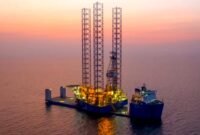 Salah satu sumur lepas pantai dengan rig emerald driller milik Pertamina Drilling. (Sumber IG: @pertamina)