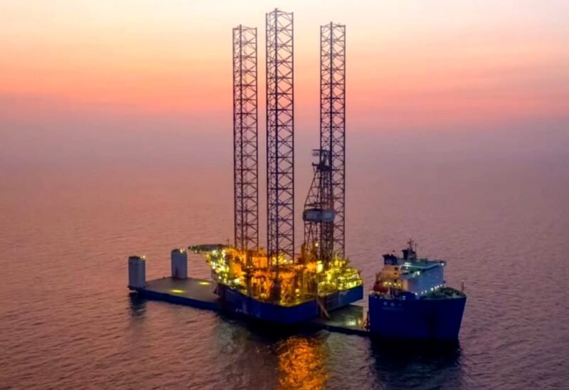 Salah satu sumur lepas pantai dengan rig emerald driller milik Pertamina Drilling. (Sumber IG: @pertamina)