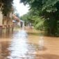 Penampakan salah satu lokasi yang tergenang banjir di Sampang. (IBNU ANSORI / KLIKMADURA)