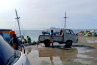 Sejumlah warga beraktivitas di Pelabuhan Sepudi, Kabupaten Sumenep. (DOK. KLIKMADURA)