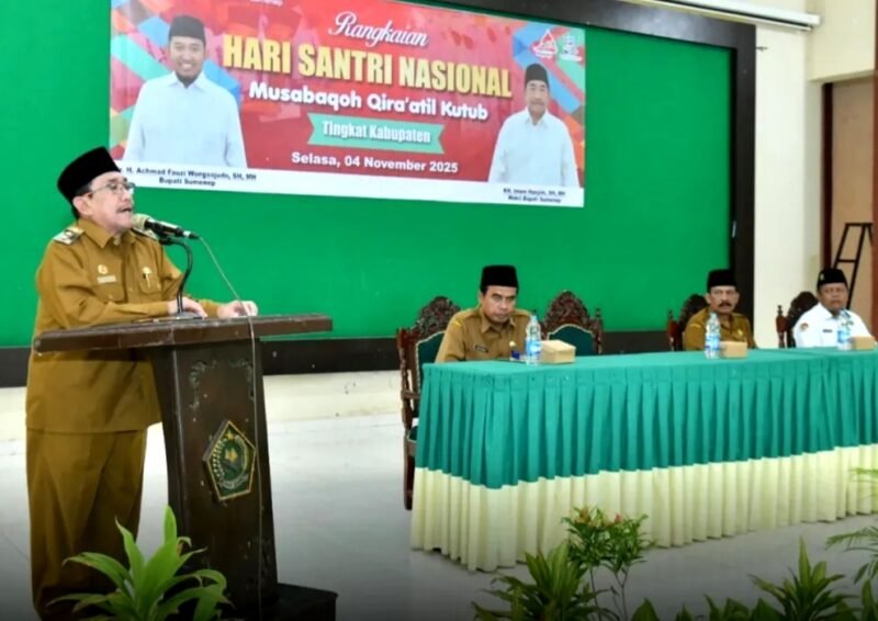 Wakil Bupati Sumenep KH. Imam Hasyim memberikan sambutan saat pelaksanaan Musabaqah Qira’atil Kitab. (KLIKMADURA)