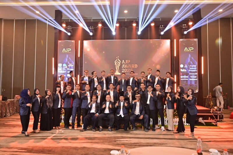 Pengurus AJP foto bersama usai kegiatan. (DOK. AJP)