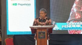 Pelaksana Harian (Plh) Sekretaris Daerah Pamekasan, Taufiqurrachman saat menyampaikan sambutan pada kegiatan Gebyar Pendidikan yang digagas Klik Madura di Ballroom Azana Style Pamekasan. (DOK. KLIKMADURA)