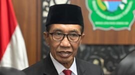 Bupati Pamekasan Dr. KH. Kholilurrahman. (DOK. KLIKMADURA)