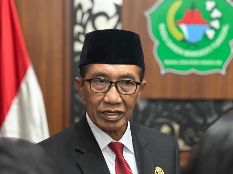 Bupati Pamekasan Dr. KH. Kholilurrahman. (DOK. KLIKMADURA)