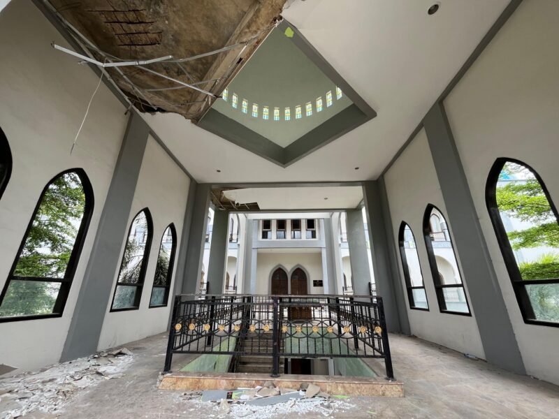 Tampak kondisi bangunan MPP Pamekasan yang sudah rusak. (LAILIYATUN NURIYAH/KLIK MADURA).