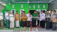Ketua DPRD Pamekasan, Ali Masykur (baju hijau) ikutserta dalam peresmian bedah rumah Koperasi Simpan Pinjam dan Pembiayaan Syariah (KSPPS) NURI Jatim. Juma'at (26/12/2025).