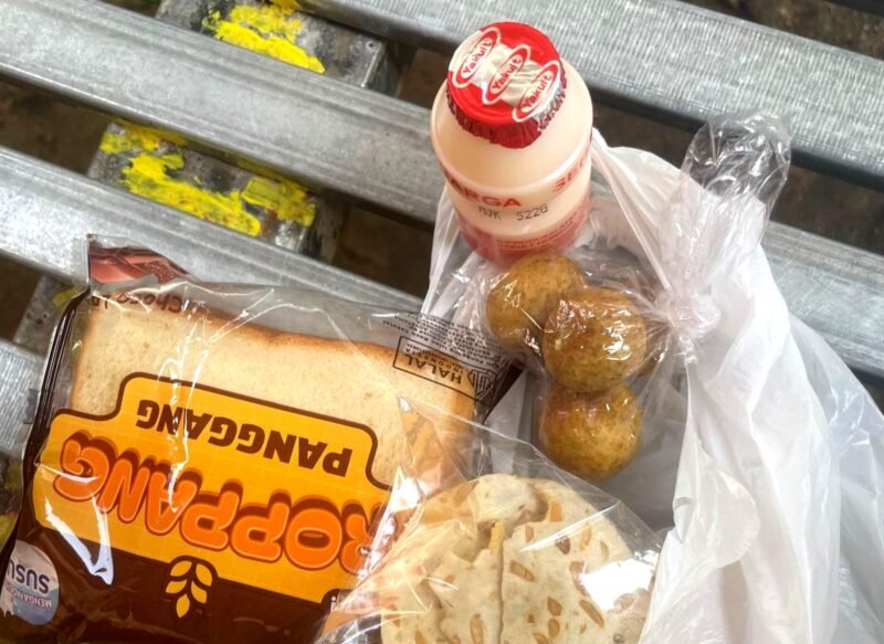 Menu makan gizi gratis (MBG) yang diduga milik SPPG Yayasan Ibnu Bachir Banyupelle. (DOK. KLIKMADURA)