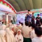 Pengawas SD Wilayah Kota Pamekasan Nurul Huda memberikan sambutan pada kegiatan class meeting SDI Al-Munawarah Pamekasan. (DOK. KLIK MADURA)