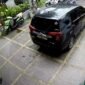 Rekaman CCTV yang memperlihatkan terduga pelaku travel bodong. (KLIKMADURA)