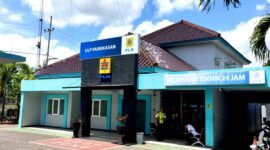 Satpam berada di Kantor PLN ULP Pamekasan. (DOK. KLIKMADURA)