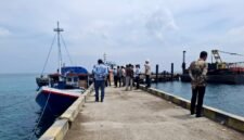 Warga dan perwakilan di Kemenhub meninjau Pelabuhan Sapudi, Sumenep. (KLIKMADURA)