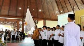 Pengurus KONI Pamekasan periode 2025-2029 saat dilantik di Mandhapa Agung Ronggosukowati. (LAILIYATUN NURIYAH/KLIK MADURA)