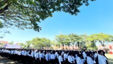 Ribuan PPPK saat mengikuti prosesi pelantikan di lapangan Mandhapa Agung Ronggosukowati Pamekasan beberapa waktu lalu. (DOK. KLIKMADURA)