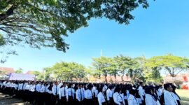 Ribuan PPPK saat mengikuti prosesi pelantikan di lapangan Mandhapa Agung Ronggosukowati Pamekasan beberapa waktu lalu. (DOK. KLIKMADURA)